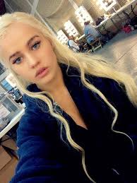 La doble de Emilia Clarke podría tener un papel propio en Juego de Tronos.  Vía SensaCine: http://bit.ly/1JB4Pop