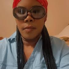 Genia Thomas's Instagram, Twitter & Facebook