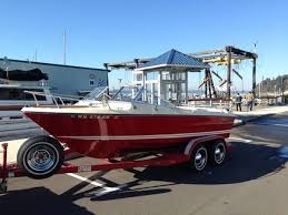 1976 Century Raven From Craigslist Beautiful And Classically Simple 1976 Was The 50th Anniversary Year For Century Boats Classic Boats Century Boats Boat