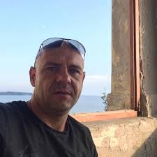 What are scenic train routes from Milan to Switzerland with potential  stops, including locations from Crash Landing