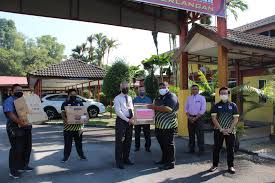 Maybe you would like to learn more about one of these? Haiqal Syahid On Twitter Program Sumbangan Kit Peperiksaan Calon Spm 2020 Semarak Pendidikan Kitajagaipoh Anjuran Majlis Belia Daerah Ipoh Gpms Cawangan Ipoh Alhamdulilah Sumbangan Diberikan Kepada Smk Raja Chulan Smk