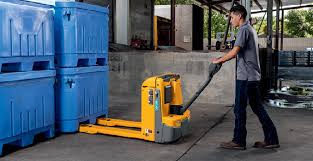 The eje series 1 pallet trucks are a particularly economic means of loading and offloading hgvs as well as transporting pallets over short distances. Electric Walkie Pallet Truck Eje 120 225 Jungheinrich