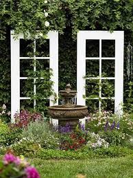 55 Ideen Fur Gartendeko Aus Alten Fenstern Und Turen Gartenturen Gartendesign Ideen Und Diy Gartenbau