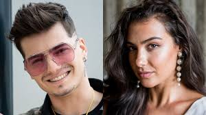 Ejha! Az arcát nyalogatva kényezteti Marics Petit Tóth Andi