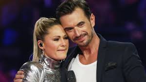 Unsere services für sie im überblick ich will diese reise machen und vor der kamera einfach mal ich sein. Florian Silbereisen Bereut Er Mittlerweile Sein Liebes Tattoo Fur Helene Fischer Intouch