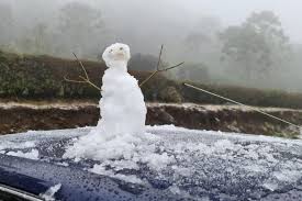 A natureza exuberante, além de cenários com neblina, geada e neve, fenômenos atípicos. Levof5d6ejnbum