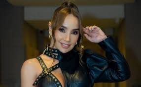 Paola Jara artista colombiana