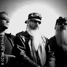 Rooted in blues, zz top developed a signature sound based on gibbons' blues guitar style and hill and beard's rhythm section. Jetzt Tickets Fur Cc Top The German Tribute To Zz Top Sichern Eventim