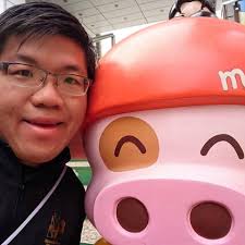 Hello everyone, I need you people for your expertise. A dear friend of mine  will be in Japan the next week and she asked me, knowing I'm a pokemon  player, if I