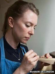 London pigeon droppings inspire brooch-maker