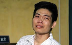 Tình người chốn công đường