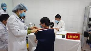Tác dụng cao nhưng chỉ được 6 tháng? Ná»¯ Tinh Nguyá»‡n Vien Ä'áº§u Tien Tiem Váº¯c Xin Covid 19 Cá»§a Viá»‡t Nam Liá»u Cao Nháº¥t