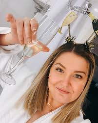 Cassie Cooke (@catherrinecooke) · Instagram photos and Reels