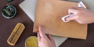 Fettflecken Aus Leder Entfernen Die Besten Hacks Mit Hausmitteln Braun Buffel