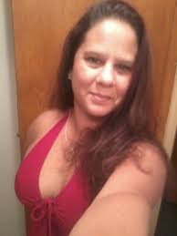 Jeanie Lyons's Instagram, Twitter & Facebook