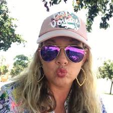 katie casper (@2gigglykatie)