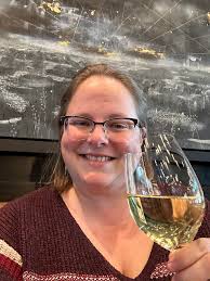 Maybe this pic works 🤗 here is Roger enjoing fresh grass. We are close to  Turin, Italy 👋