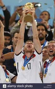 Und das „wunderkind geht mit. Firo 13 07 2014 Fuvuball Fussball Wm 2014 World Cup Brasilien Brasilien 2014 Fussball Wm In Brasilien 2014 2014 Fifa Wm Brasilien Brasilien Bresil Ger Deutschland Arg Argentinien 1 0 N V Finale Finale Weltmeister Deutschland