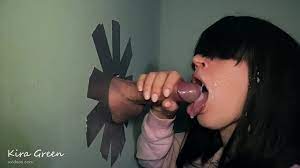 Amateur gloryhole cum
