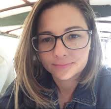 Assessora da Prefeitura, Carol Parente, atua como cirurgiã dentista em  clínica da família de Edivaldo