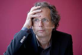 Maurizio ferraris is professor of theoretical philosophy at the university of turin in italy. Maurizio Ferraris Leonardo Cendamo
