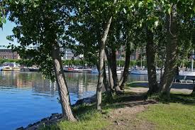 The island makes up much of the national city park (nationalstadsparken), and contains many museums and leisure venues, such as skansen, the vasa museum and abba the museum. Djurgarden Park Mapio Net