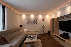 Beispiel 1 Indirekte Und Direkte Led Beleuchtung Von Wand Und Decke Mit Dem Lic In 2020 Indirekte Beleuchtung Wohnzimmer Beleuchtung Wohnzimmer Indirekte Beleuchtung