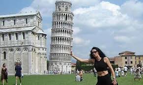 Oltre ad essere particolarmente fotogenica, la torre di pisa è anche una star cinematografica di prim'ordine. Torre Di Pisa Viaggiatori E Turisti