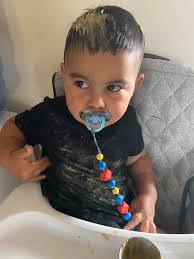 Miss Molly is making a HUGE mess. She threw apple and banana everywhere 🤣💙