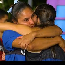 5 razones para amar a #DorisPower ✨👇🏻 1) Es una de las jugadoras más  fuertes de @exatlonmx 2) Lleva el desmadre por dentro, y nos encanta 💙😂  3) Siempre nos regala poses