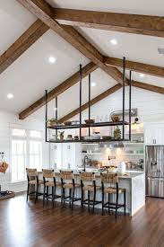 Discover the fixer upper star's most gorgeous instagram posts chip and joanna gaines live with their five children in a gorgeous farmhouse in waco, texas. 24 Kitchen Ideas Farmhouse Chip And Joanna Gaines 66 Decorinspira Com