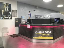 Salle Conviviale L Essayer C Est L Adopter En 2020 Salle De Sport Fitness Salle De Sport Fitness Park