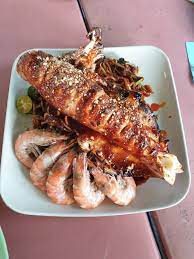 Seafood lover, highly recommend sotong, udang fresh. Wanderlust Dj Warung Hijau Rojak Sotong Masjid Tanah