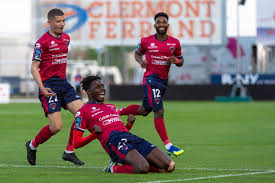 Venez défier le géant de provence lors d'une descente inoubliable avec des sensations fortes garanties ! Football Clermont Monte En Ligue 1 Caen Se Maintient Chambly Relegue