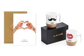 On sait que c'est peut être le jour de l'année où il va dépenser beaucoup beaucoup d'argent s'il a besoin d'être rassuré sur son manque de tablettes de chocolat, c'est le cadeau parfait ! Saint Valentin 2020 Nos Idees Cadeaux Romantiques