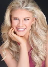 Annie Malcolm's Instagram, Twitter & Facebook