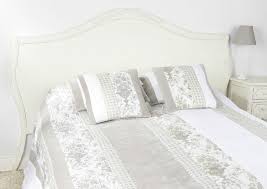 Recouverte de tissu coloris lin, la tête de lit adulte apporte beaucoup de style à la déco de votre chambre. Tete De Lit Romantique 160 Cm Meuble Amadeus