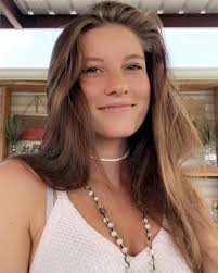 Delanie Dunning (@d.e.l.a.n.i.e_d.u.n.n.i.n.g) • Instagram photos and videos