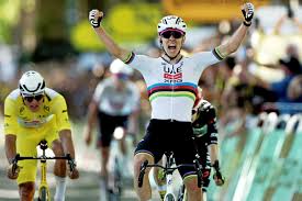 Emonneeyy erome in the performance you can witness her