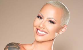 Amber rose is now sporting a long blonde wig. Amber Rose Is Unrecognizable After She Drastically Changes Her Hairstyle In New Photos Us Daily Report