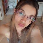 Angelique Pisani's Instagram, Twitter & Facebook