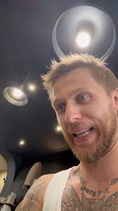 Toujours ça parle fort en plus.. , ., ., ., ., ., ., ., ., ., ., ., ., .,  ., ., #drole #humour #haircut #hair #coiffure #cheveux