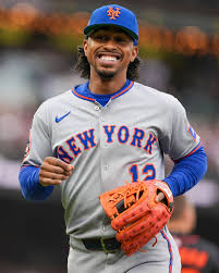DYK: Francisco Lindor is the first shortstop in Major League history with 4  seasons of 25+ home runs and 25+ stolen bases. The Puerto Rican superstar  accomplished the feat for the third