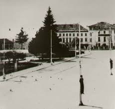 Con lui ne furono impiccati altri tre. Stamattina In Piazza Martiri La Commemorazione Dei Quattro Partigiani Impiccati Nel 1945 Bellunopress Dolomiti
