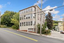 16 Clifford Street, Biddeford, ME 04005