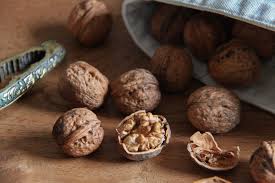 If buying unshelled walnuts, look for those with no cracks or holes. This Is Why Walnuts Are A Healthy Superfood For You And Your Brain Verival Blog