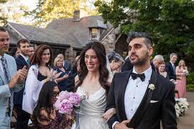 See all of meghan markle and prince harry's wedding guests arrive while the bride has not yet made her grand arrival, her hollywood pals are taking their seats at st. For A Saturday Night Live Writer A Permanent Musical Guest The New York Times