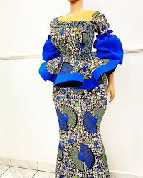 Voir plus d'idées sur le thème tenue africaine, mode africaine, . Styleinspiration Zichaelwoman Tailorcatalogu In 2021 Latest African Fashion Dresses Women Blouses Fashion African Clothing Styles