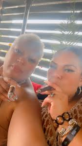 a little this....a little that....a little of both!!! which one are you  lovin more?!? Let us know in the comments👇