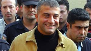 Ertuğrul'un vazifelerinin elinden alınması ve alplıktan çıkarılması, kayı alpları'nı büyük bir şaşkınlık içinde bırakır. Sedat Peker In Trt Dizisi Dirilis Te Oynayan Oglu Meclis Gundeminde Son Dakika Haberleri Internet